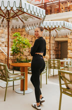Load image into Gallery viewer, Black Scallop BLACK Leggings