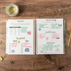 2023-2024 Green Modern Abstract Vision Planner