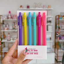 Load image into Gallery viewer, The Audacity Tin Biaha Set of 6 Jotter Pens with Phrases in Papiamento
